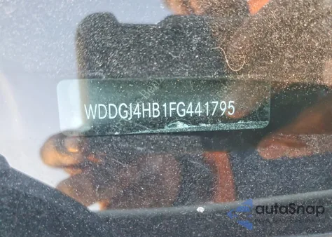 2015 Mercedes-Benz C 250 z USA, uszkodzony, nr VIN WDDGJ4HB1FG441795